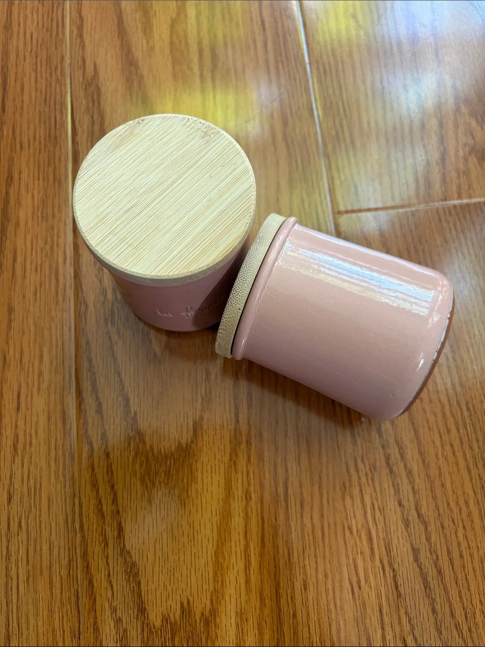 2 La Fermiere Seashell Pink Reusable Terracotta Pots with Bamboo lids
